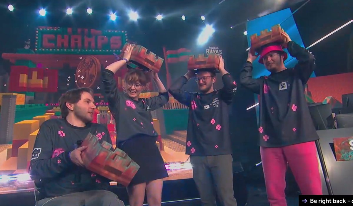 Rin 🌙 tweet media