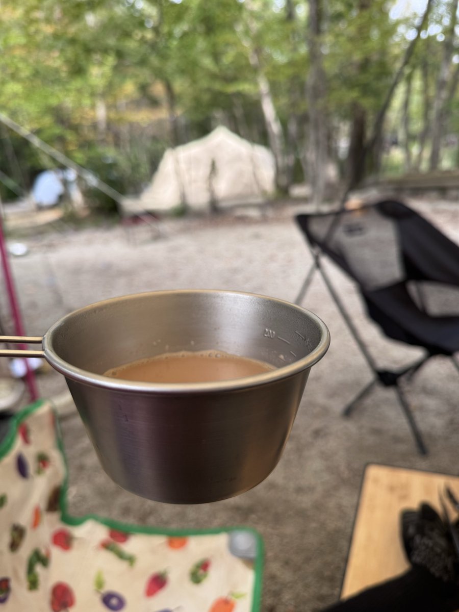 camp_uchiko's tweet photo. 久々のキャンプだったけどやはりキャンプはいいなぁ😌💕まともな写真がなくて朝飲んだ紅茶オレの写真を笑
今回はニューギアも多かったけど忘れ物も多かった😂でも、あるもので意外となんとかなるとわかって、荷物減らしたい欲ムクムクと✨それに伴って物欲もムクムク〜😆💭考えるだけで楽しい❣️ https://t.co/1tFsQs4Je4