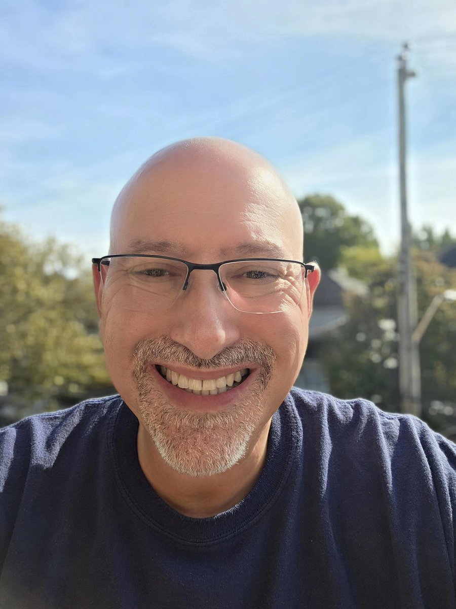 scotjs's tweet image. Sunday smile. Beautiful day here in Brooklyn. Getting some fresh air and sunshine. Going to grill burgers and hot dogs for dinner. Then the season finale of "Task" tonight. How are you doing? What's making you smile today?