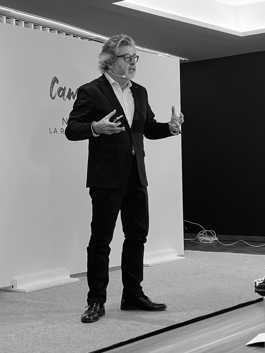 Aquest cap de setmana a Cardona , al Campus de <a href="/fundemcat/">Fundació Fundem la República</a> , <a href="/CastellaToni/">Antoni Castellà #Lleials1O</a> ens ha situat  , magistralment , Catalunya en la revolució del coneixement. “ El coneixement es el carbó del segle XIX”. <a href="/JuntsXCat/">Junts per Catalunya🎗</a>