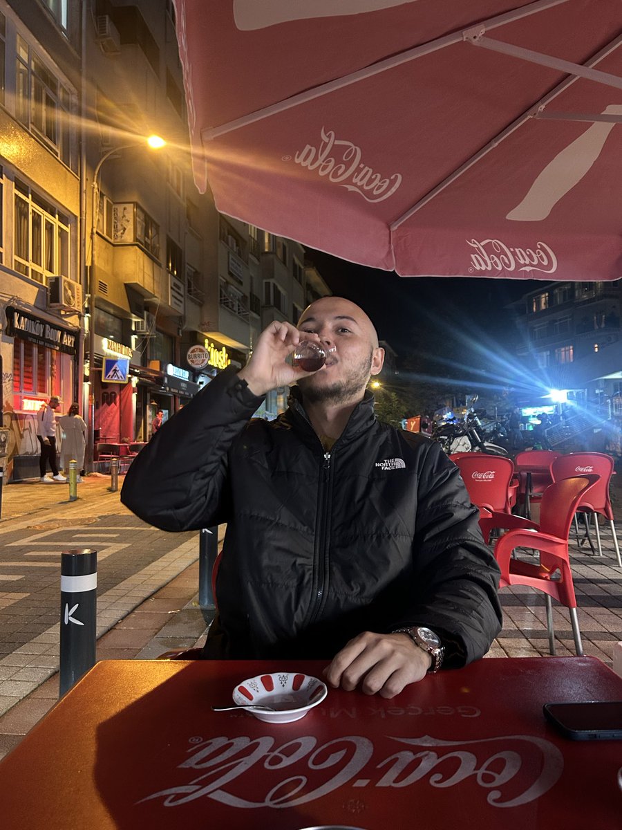 basellkanir4's tweet photo. kadıköy arda büfeden iyi geceler diliyorum https://t.co/NsB4pC3n74