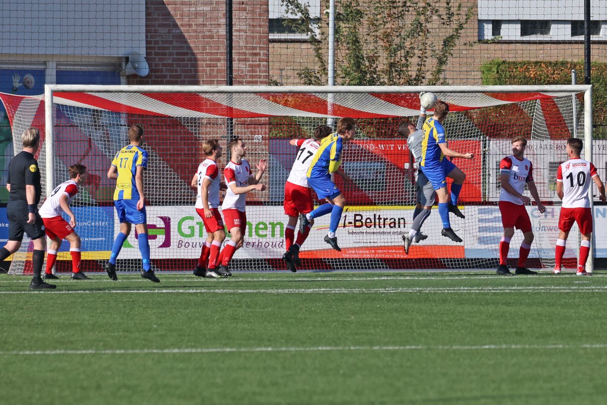 4e divisionist SV Valkenswaard is een maatje te groot voor 3e klasser Rood Wit, dat met een kleine nederlaag uitgebekerd is => omroepveldhoven.nl/?p=22595