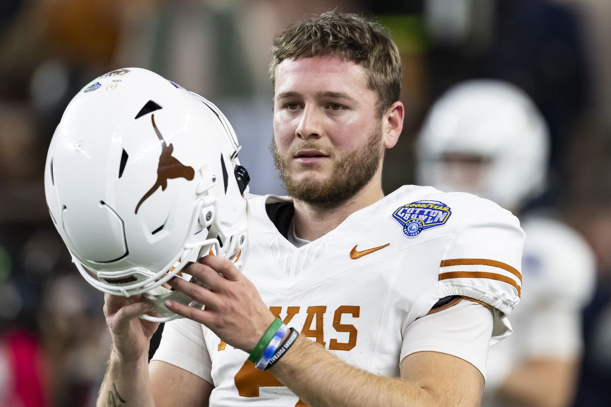 Dov Kleiman (@nfl_dovkleiman) on Twitter photo 𝗕𝗥𝗘𝗔𝗞𝗜𝗡𝗚: Tua Tagovailoa has been benched.
Quinn Ewers is in at QB for the Dolphins. 𝗕𝗥𝗘𝗔𝗞𝗜𝗡𝗚: Tua Tagovailoa has been benched.
Quinn Ewers is in at QB for the Dolphins.