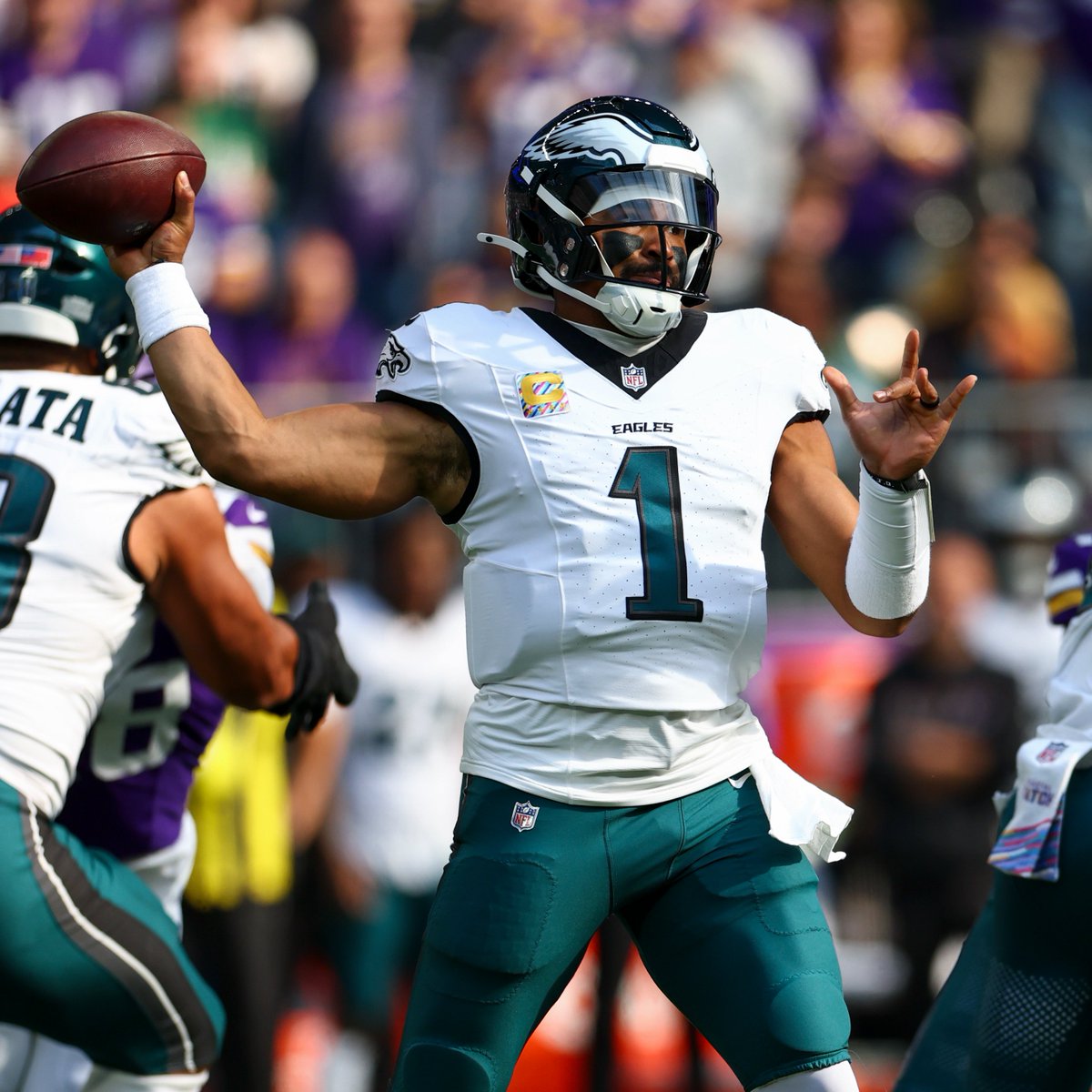 NFL's tweet image. Jalen Hurts is serving up a perfect passer rating performance:
18/21
281 yards
3 TDs
158.3 passer rating
