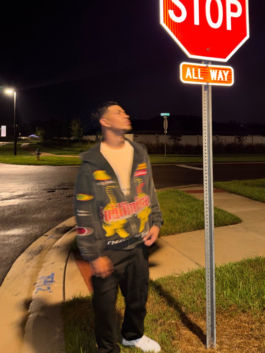 𝔞. tweet media