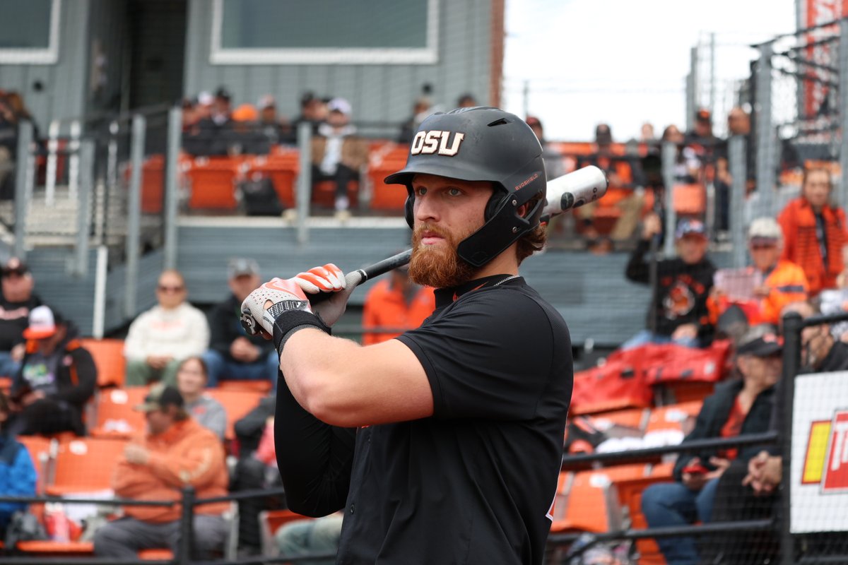 Oregon State Baseball (@beaverbaseball) on Twitter photo Early action at Goss
#GoBeavs Early action at Goss
#GoBeavs