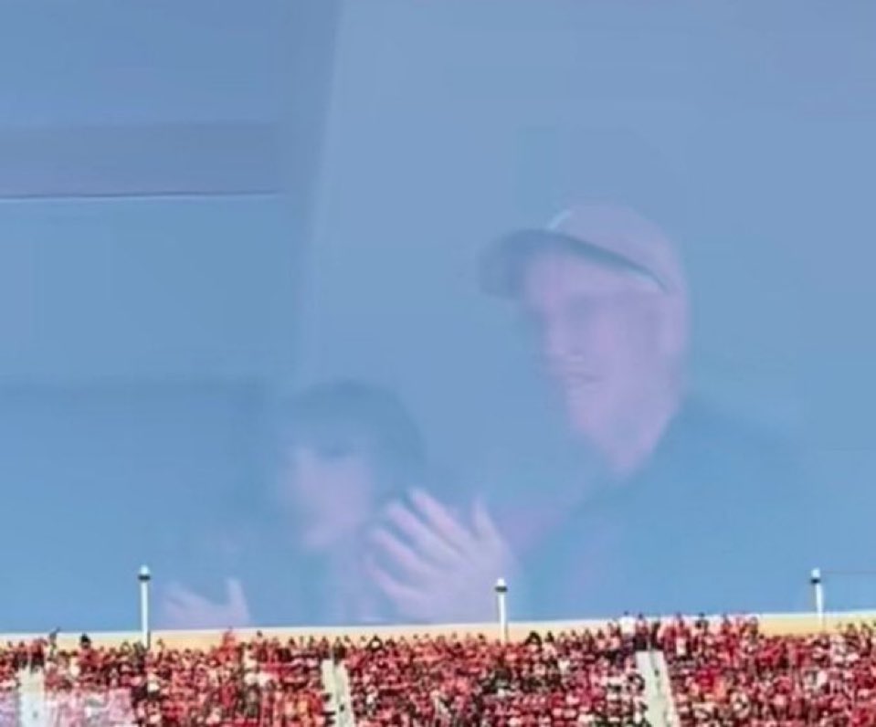 Taylor Swift foi vista no jogo de hoje.