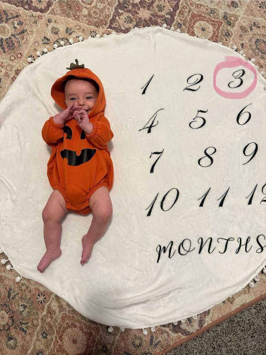 3 months with our precious pumpkin! 

she’s always looking around and sticking out that tongue. she’s also starting to roll over from her tummy to her back and grab and play with toys! 

I sure love being your mommy baby girl!