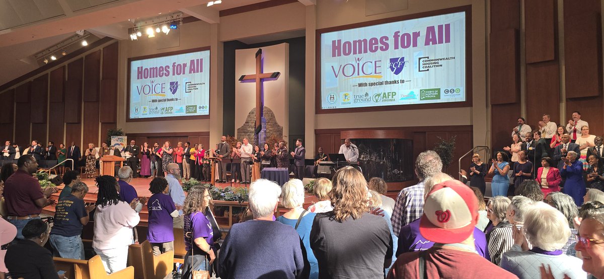 DanAlban's tweet photo. HUGE turnout for this #Virginia pro-#housing rally this afternoon in Herndon w/ elected officials 

#PackedHouse

Good showing by @YIMBYAction chapter #YIMBYSofNOVA

#HousingCrisis #ZoningReform https://t.co/VK23lokfNT