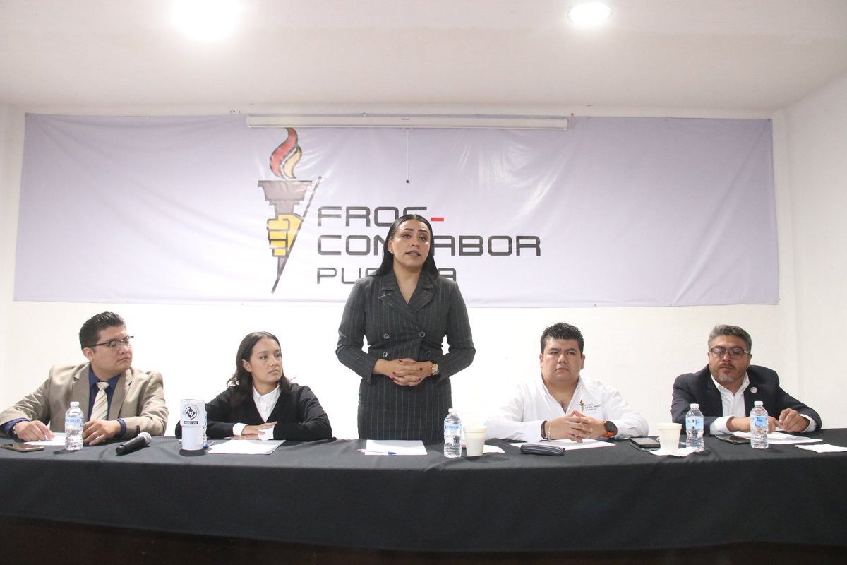 larevista_unica's tweet photo. Por robar información personal a más de mil 600 trabajadores, el Sindicato FROC-CONLABOR informa que presentó denuncias en contra de Aarón Espinosa y Enrique Galvan, presuntos líderes del sindicato Sesé.
@PueblaFroc @rene_froc
#fotogalería #galeríaúnica #Puebla #Froc #Conlabor
Fotos: Miguel Ángel Huerta @Titomino #único 📸