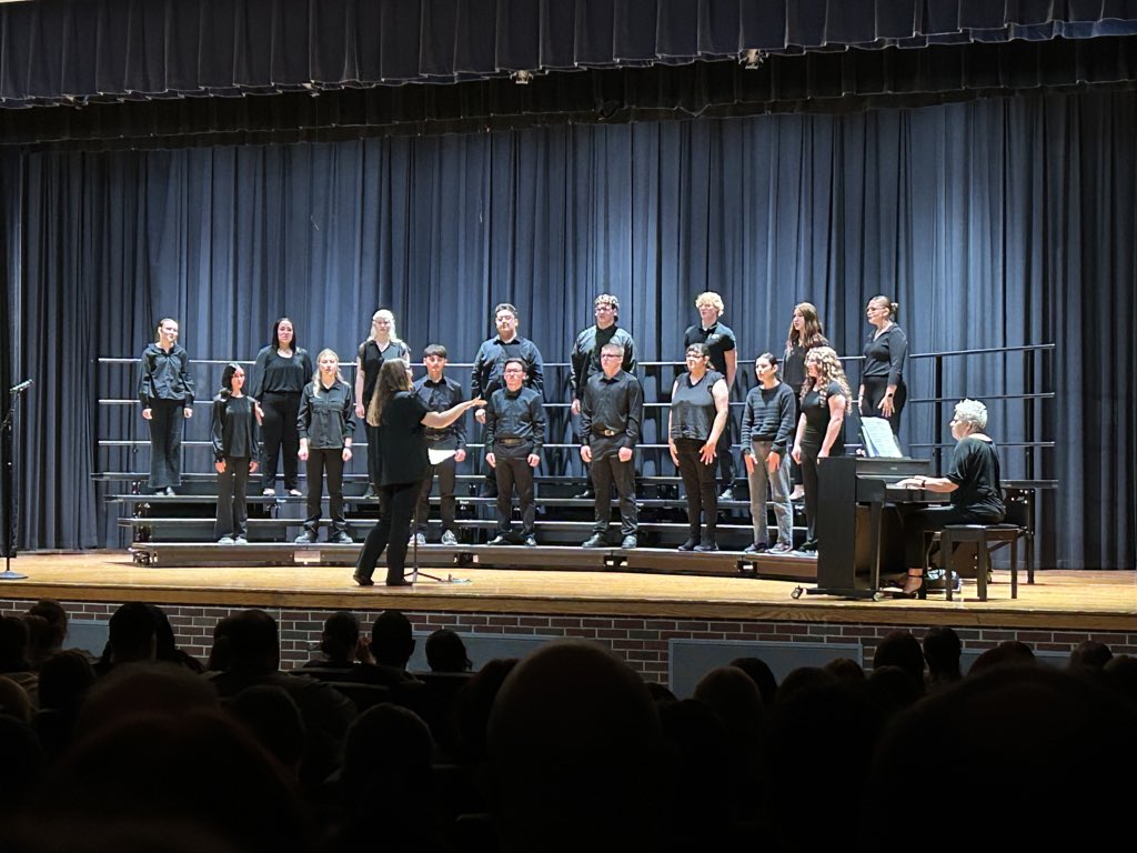 What a beautiful fall concert put on by Mrs. Bori and the middle and high school choirs! Our young boys and girls sounded wonderful🎶