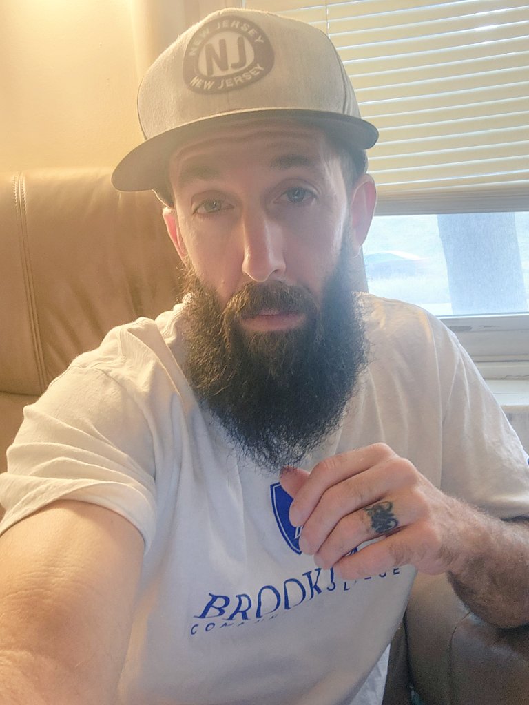 Keep Grinding at it #pioneers 💯 

Finished my 2nd exam 🙌🏼 this semester.  

In less than a month, I'll be 10 years sober, and my digital profolios of #Pi Network and $Bee is untouchable 💥and still ticking strong 💪🏽 

Nothing but milestones and Success all 2026 🌎😎