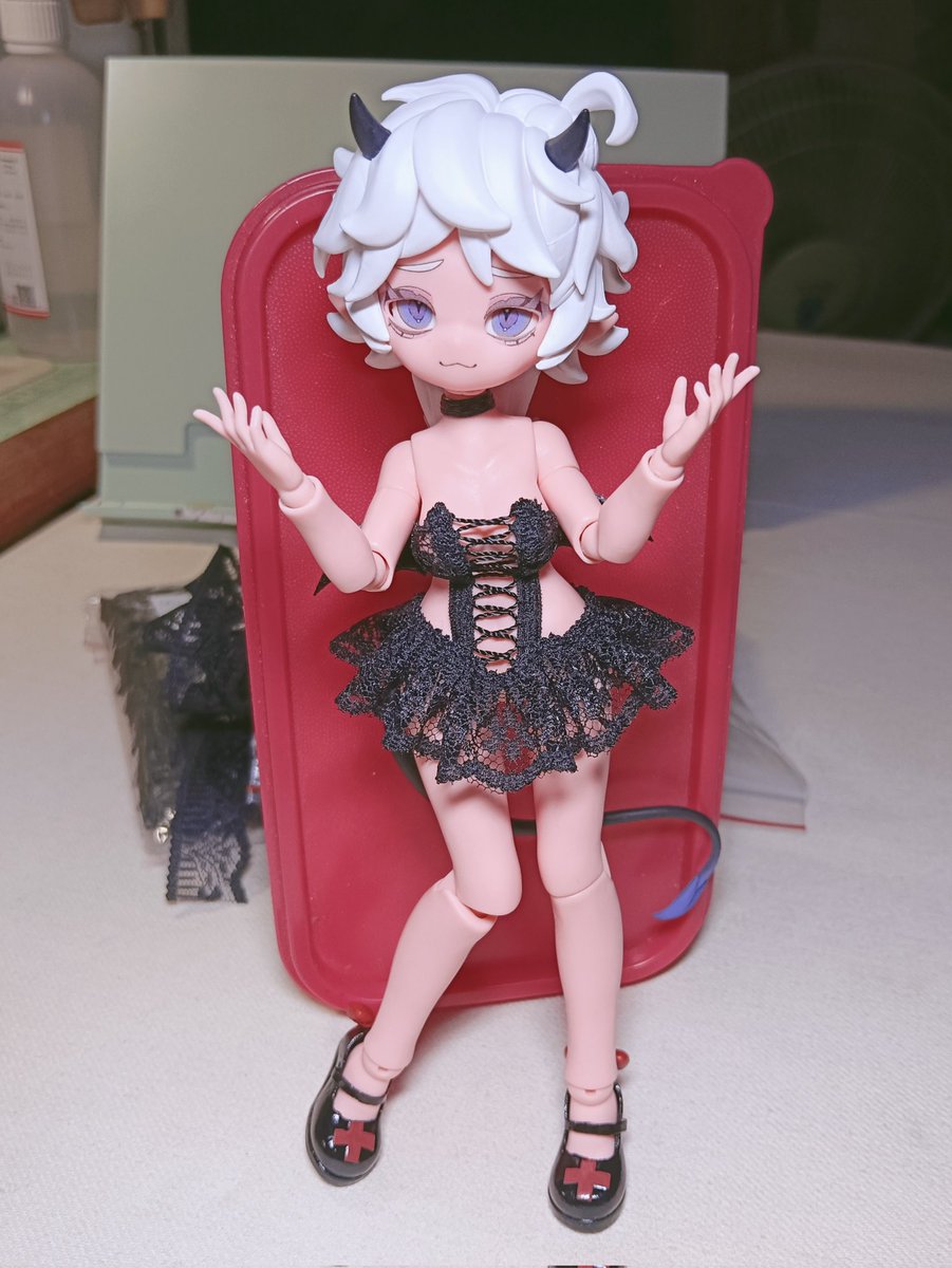 aNemoNePingC's tweet image. 簡單戳一件小惡魔😈
#惡魔角 #DevilsHorn
#雛茲町 #貝貝利爾
#balljointeddoll #球体関節人形
#bjd #doll #ドール
#ドール服 #娃衣