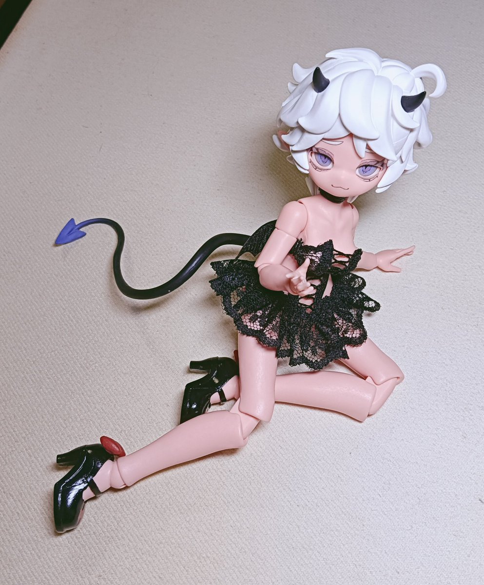 aNemoNePingC's tweet image. 簡單戳一件小惡魔😈
#惡魔角 #DevilsHorn
#雛茲町 #貝貝利爾
#balljointeddoll #球体関節人形
#bjd #doll #ドール
#ドール服 #娃衣
