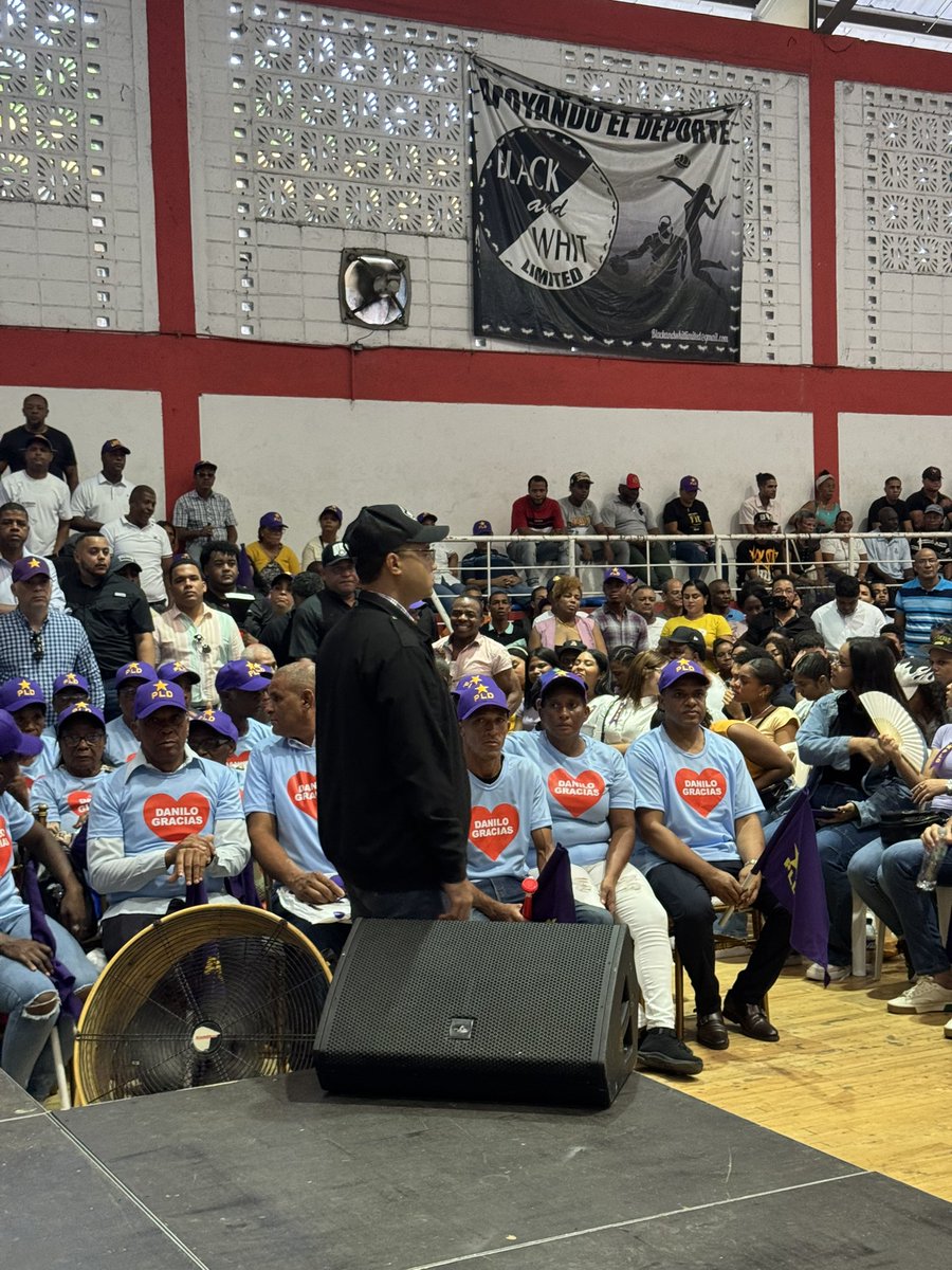 ZoraimaCuello's tweet image. Me llena de alegría ver la fuerza y el entusiasmo de nuestra militancia.
En cada encuentro se siente el amor por el PLD y el compromiso con el país.

Hoy, en Santo Domingo Oriental, la energía fue extraordinaria. Más de 300 jóvenes se juramentaron con entusiasmo, demostrando que…