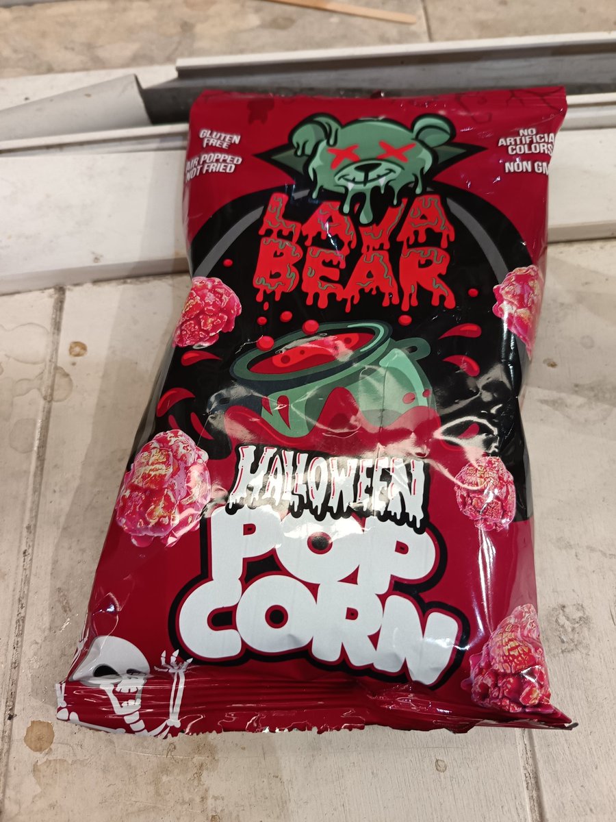 geri_sharma's tweet image. &quot;LAVA BEAR&quot; Halloween! 🎃🍁🍂
  #lavabear #lavabearhalloween #lavabearpopcorn