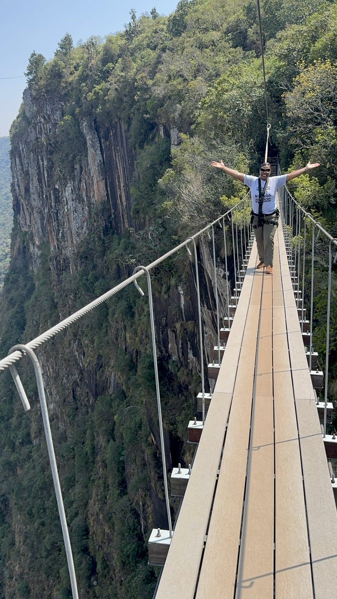 RDunira's tweet photo. Zimbabwe 🇿🇼 world’s best country to visit 💯What a beautiful country to experience, with so much to offer from Victoria Falls, Eastern highlands, Great Zimbabwe monuments, the authentic wildlife safaris to all the beautiful places around the country.
#ExperienceZimbabwe #travel https://t.co/wlh2PMCcFe