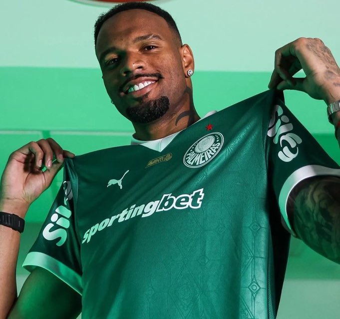 NJanfren's tweet photo. Seja o Carlos Miguel:

> Saia do Corinthians, vá para o Nottingham achando que terá chance na seleção;

> Veja Hugo Souza, seu substituto no Corinthians, ir para a seleção.

> Vá para o palmeiras, vire 3° goleiro e tome 3 gols na sua estreia titular.

Uma piada total esse rapaz! https://t.co/UnHQ1SsJc4