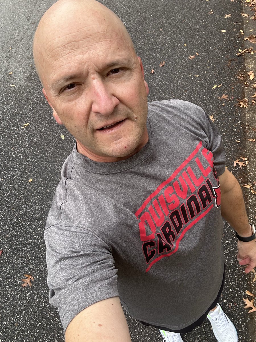 CosmosconBlog's tweet image. 2 mile run then walked the dog.  I love this weather and glad my running (and left foot) is starting to feel stronger each time I go out.  Soon I’ll be at the 10k goal of what I used to do for my long runs.