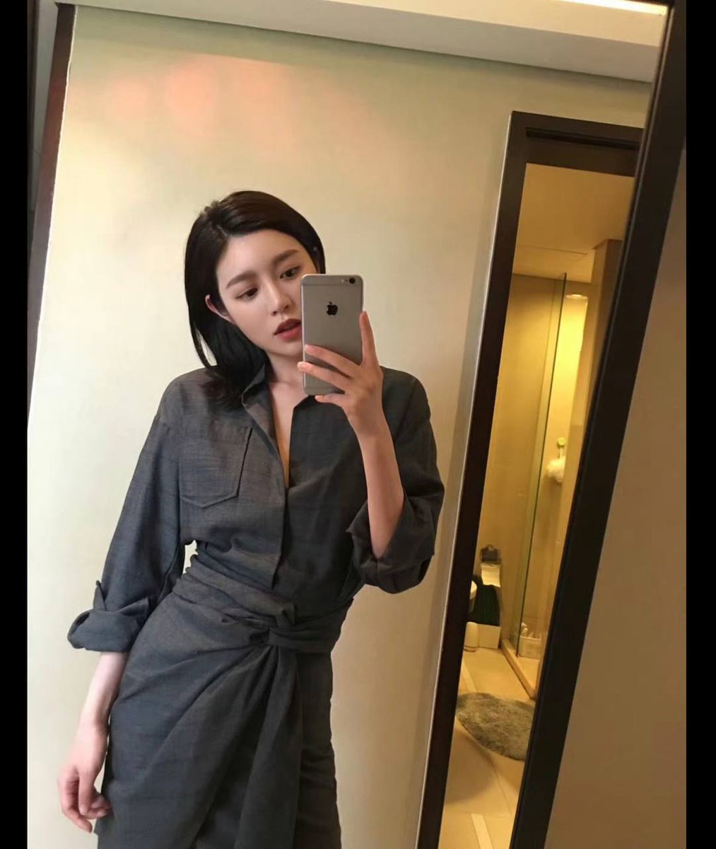 #TÜRKİYE de 
Kadına en çok değer verilen yer #SOSYAL_MEDYA dır.🌺 İyi geceler☕❤️