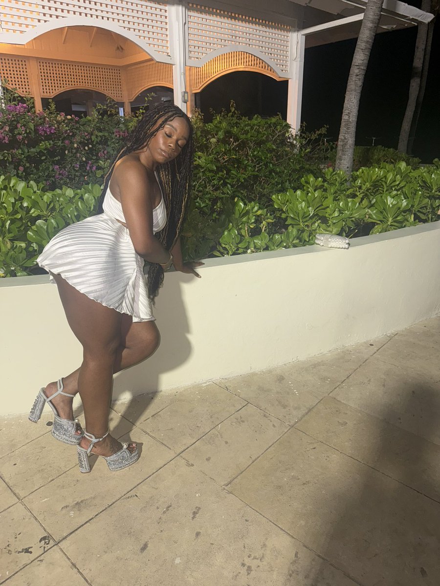 KuntaKeaKizzy's tweet image. daddy, am i your baby?