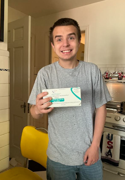 DS started <a href="/VertexPharma/">Vertex Pharmaceuticals</a> next gen CF drug yesterday! It was approved ~ year ago but Dr. wanted to hold off b/c he's stable. However, many other patients who hadn't gotten lung function bump w/ Trikafta are w/ Alyftrek so she thinks it makes sense now!  🙏for FEV #⬆️.