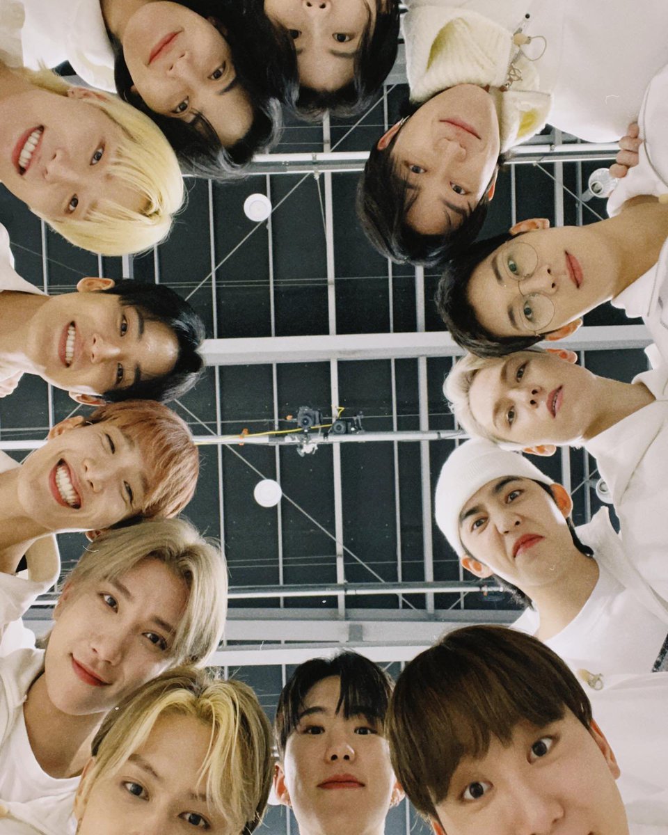 i vote for #SEVENTEEN on #2025MAMAVOTE