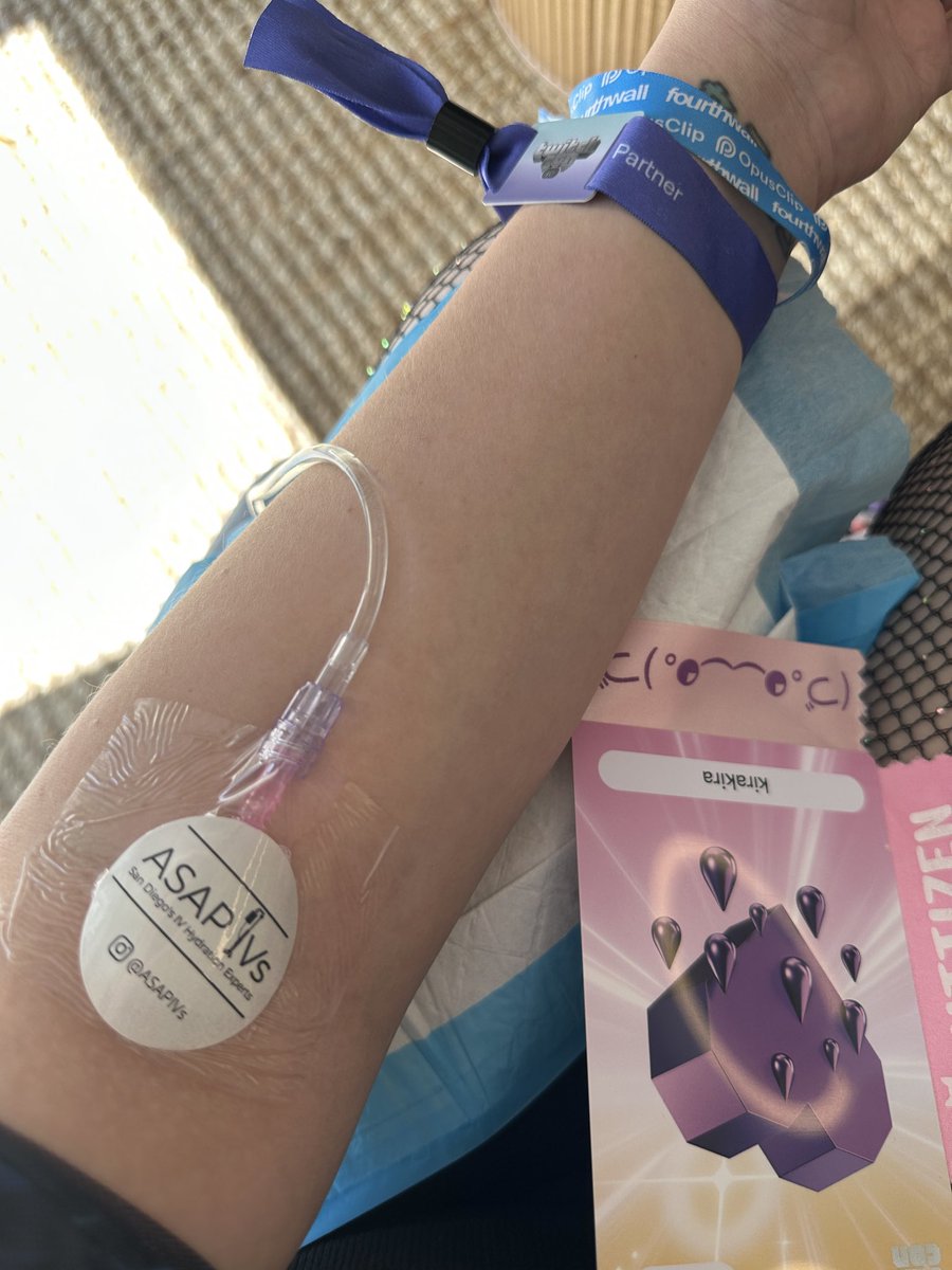 IVs during brunch is soo next level 😩 thank u <a href="/Fourthwall/">Fourthwall</a> 🩵