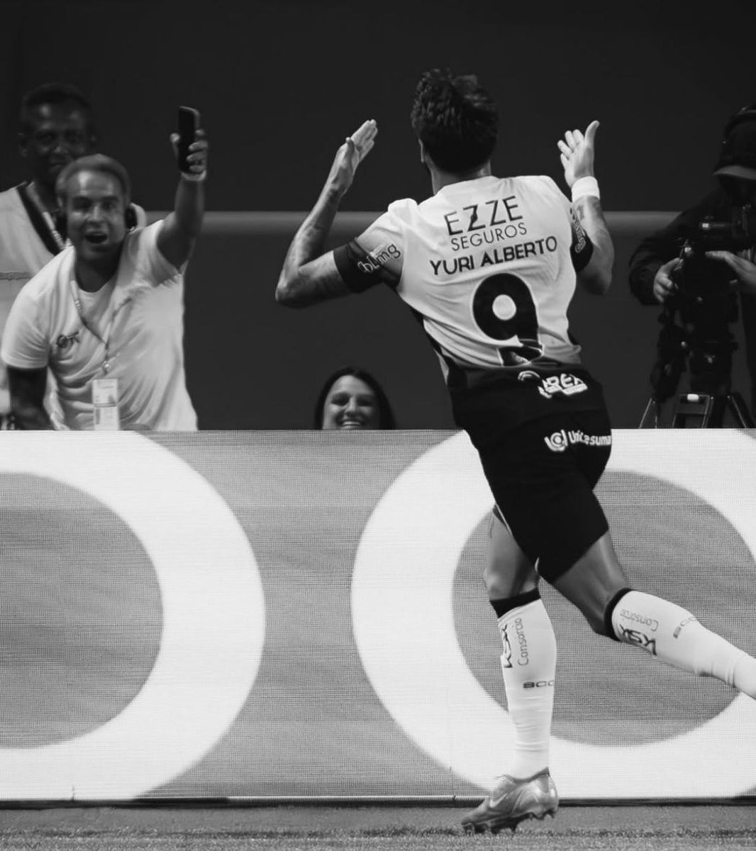 vitorsccp04's tweet photo. @mauriciopradobr O 12° do brasileirão contra o vilão do brasil https://t.co/ly5ViKLdja