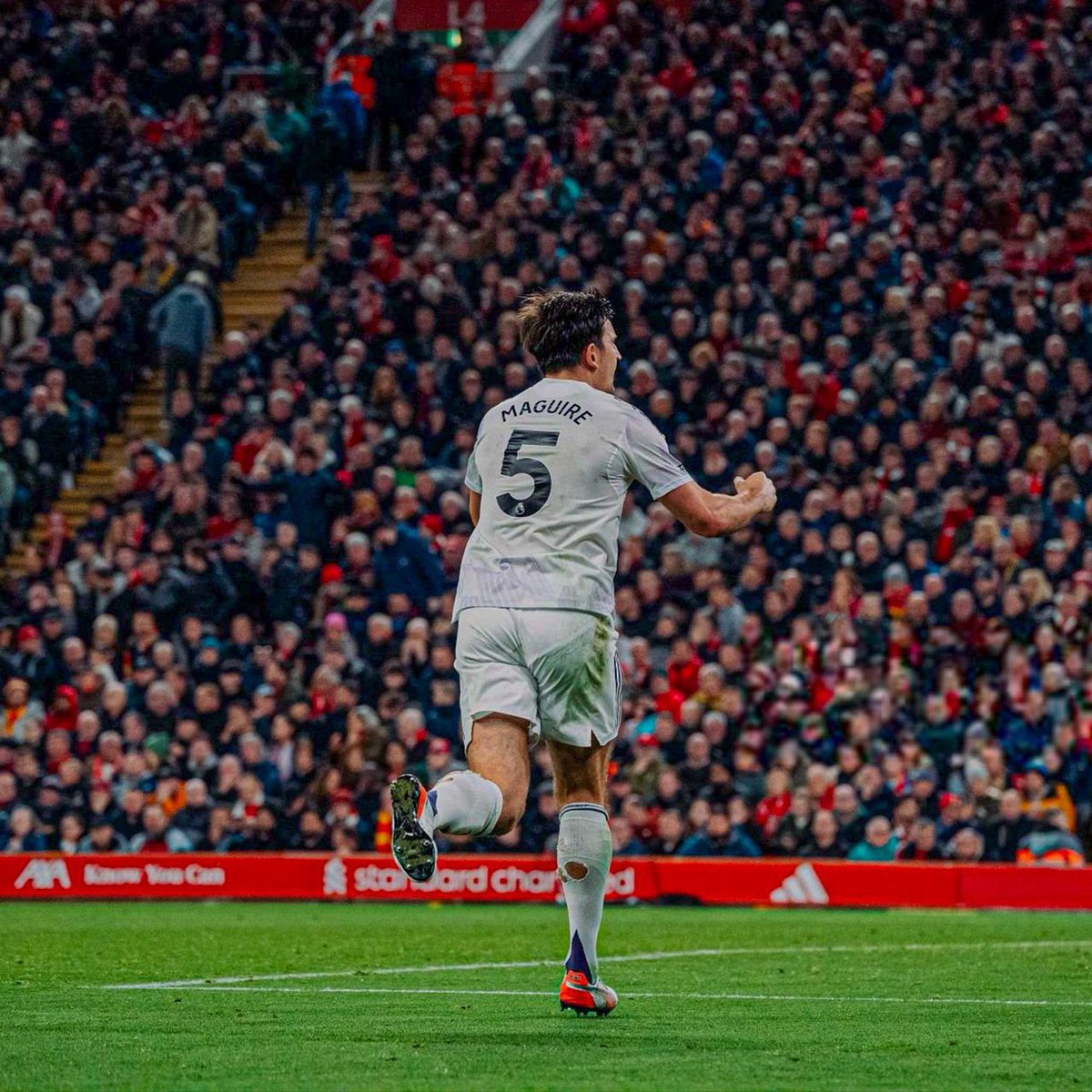 RedView00's tweet image. Roy Keane: "This victory will give confidence to the players. The key for this group now is to keep winning." #MUFC