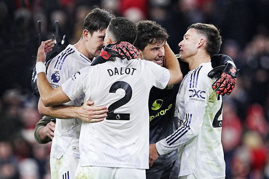 RedView00's tweet image. Gary Neville: "What a moment for Ruben Amorim. A victory at Anfield, that's huge. It's the ideal place to win for Manchester United. An important period is coming up. They must ensure that this is the start of something." #MUFC