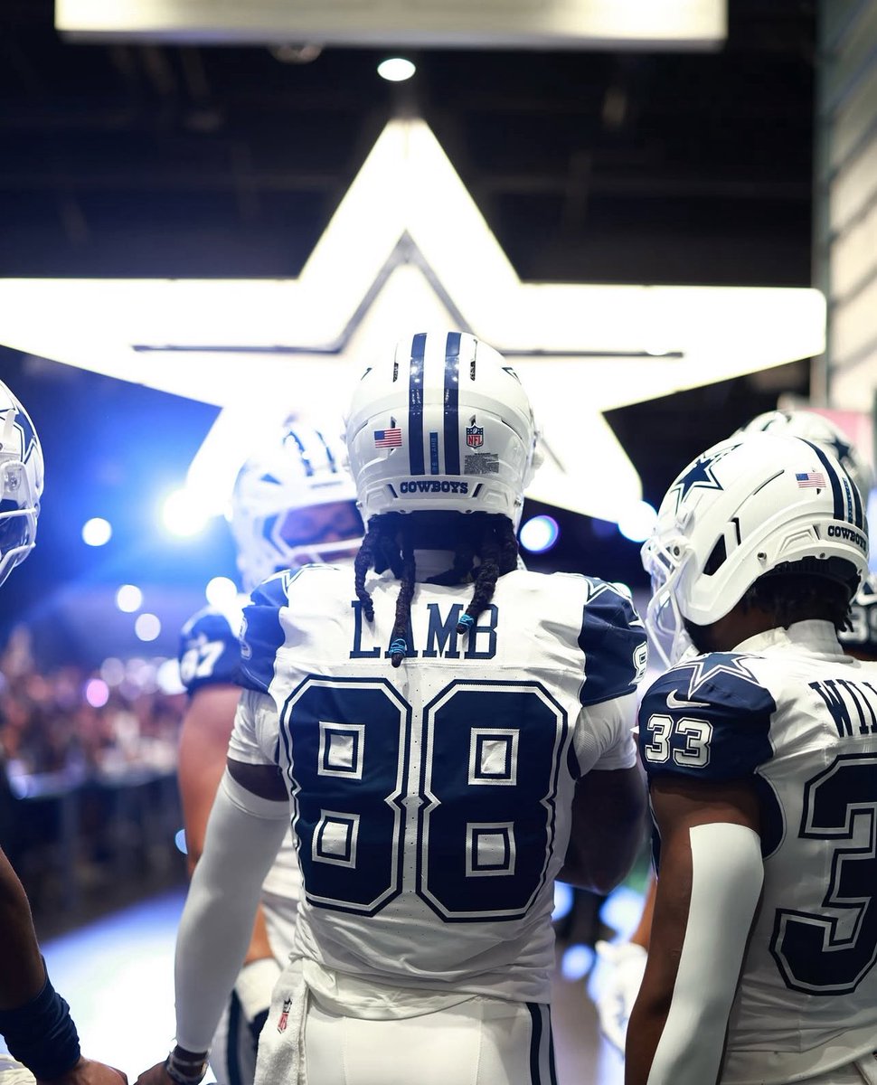 lynziekate's tweet image. Aura isn’t even a strong enough descriptive word for CeeDee