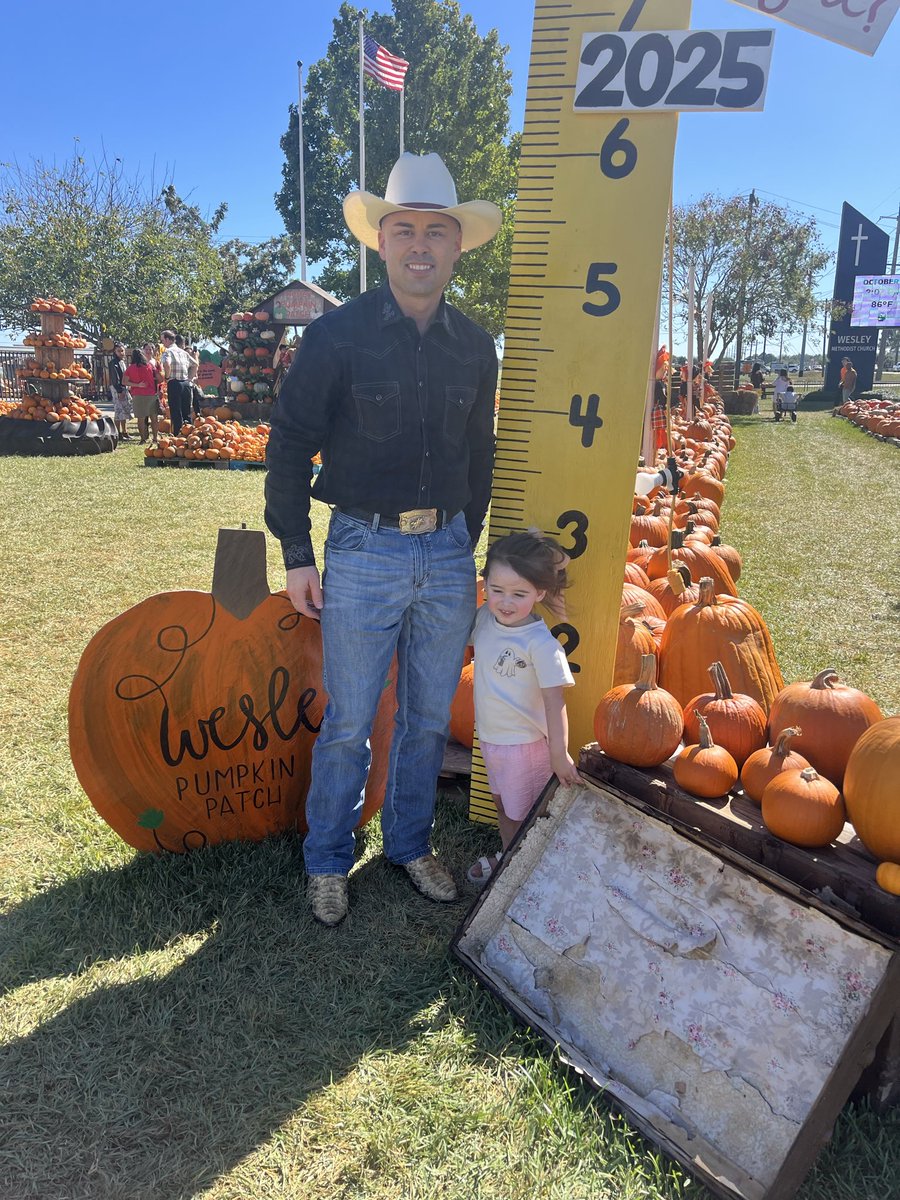 Happy fall y’all! 
—With love from the Platts crew 🤠