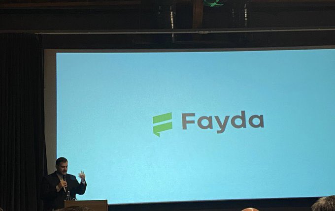 Uzun yıllardır çabasına, üretim aşkına, vizyonuna şahit olduğum Ömer Faruk Yazıcı Bey’in “fayda” ve “sosyal inovasyon” temalı sunumunu umutla dinledim. 

Umudumuz, bu toprakların bereketinde; gayretimiz, insanlığın yarınında.

Çabamızın, topluma ve bireylere “fayda” getirmesini