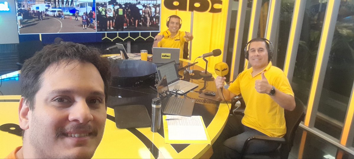 Javiernez's tweet photo. ¡Se viene el #ClasicoXABC y junto con @ovicaceres (Control Master) y @Benru79 (Coordinación) hacemos lo nuestro desde estudios en la mas potente del pais! 
@ABCCardinal
@ABCDigital 
@ABCDeportes https://t.co/LMTCm2tEdd