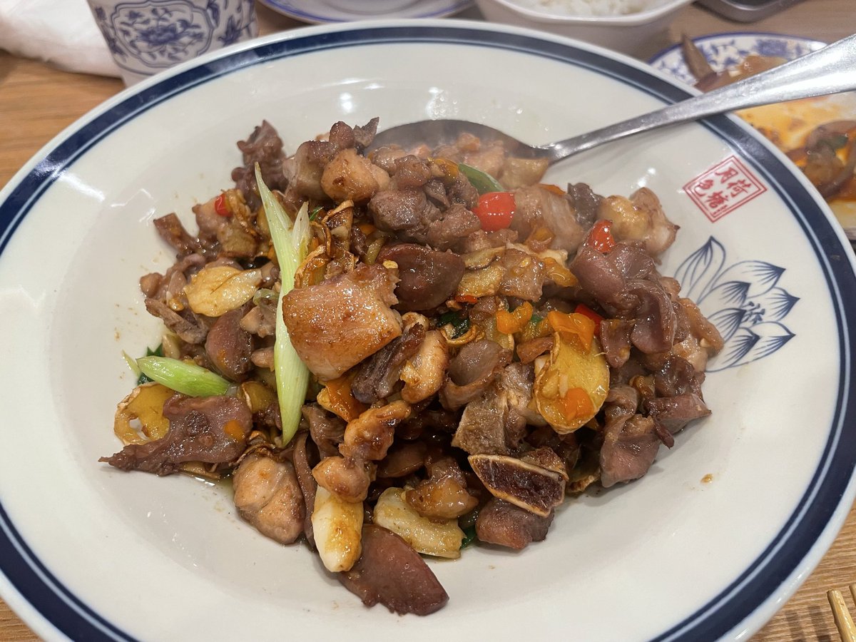 Do58Ef's tweet photo. 東京にいても、めっちゃ辛い中国料理を味わえるよ。ピザも美味しいし https://t.co/ZRSGE9ZKLA