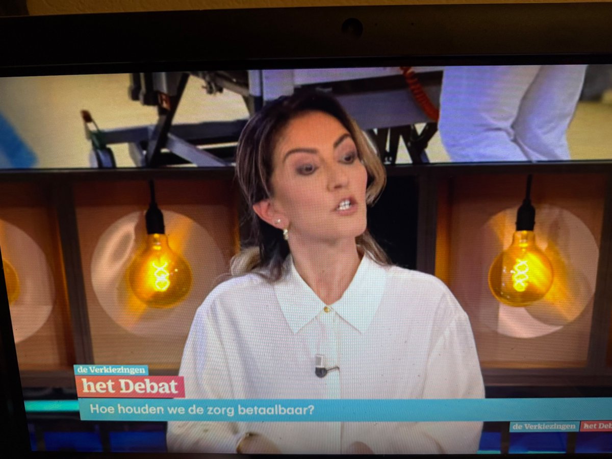 #rtldebat

Wat gênant en leugenachtig! 

Yesilgöz dacht voor Bontenbal te spreken. En je zag Bontenbal nee schudden. Bij het interview in de pauze spreekt hij de uitspraken van Yesilgöz ook tegen. “Het klopt niet en is vals!”