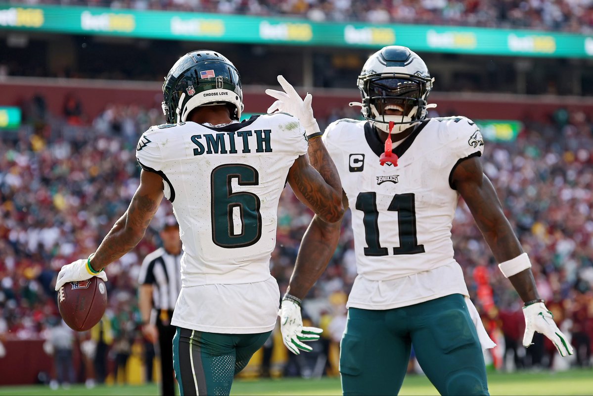 AJ Brown:
-4 catches
-121 yards
-2 TD

DeVonta Smith:
-9 catches
-183 yards
-TD

#FlyEaglesFly