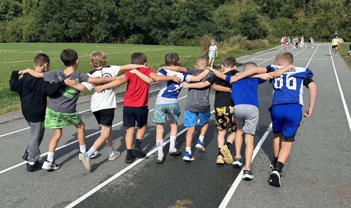 As we begin a new week across DPS, we’re looking back on all the learning, laughter, and Bulldog pride captured at Smith last week! 💙🐾

From hands-on learning to outdoor adventures... Bulldogs continue to shine and show what it means to be Bulldog B.R.A.V.E.!
#DPSProud