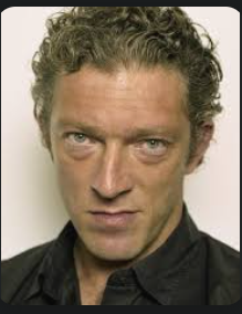 Y'a que moi qui croit que c'est Vincent Cassel qui c'est tappé le Louvre !!??!!