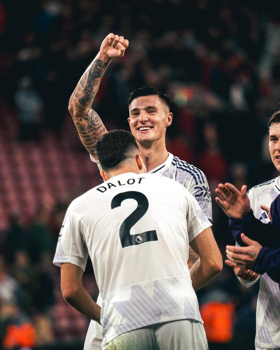 RubenAmorimx's tweet image. Benjamin Sesko Ig: “Team win. All together. ❤️

WE ARE MANCHESTER UNITED! 👊🏻”

#MUFC
