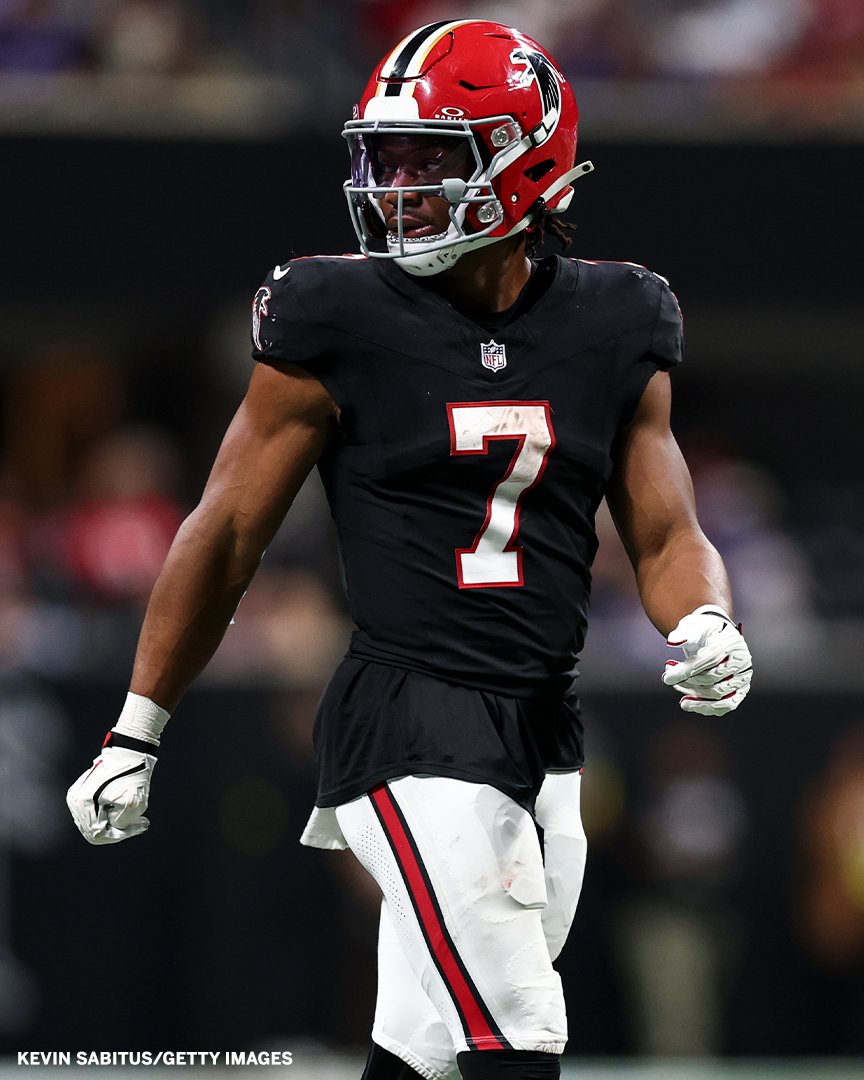 Bijan Robinson has accounted for the highest percentage of the Falcons' scrimmage yards this season (42%).

Robinson’s pct would be the highest in the NFL since Maurice Jones-Drew in 2011 (44%).  

Robinson is racking up extra yards:
🔥 2.9 yards after contact per rush (leads