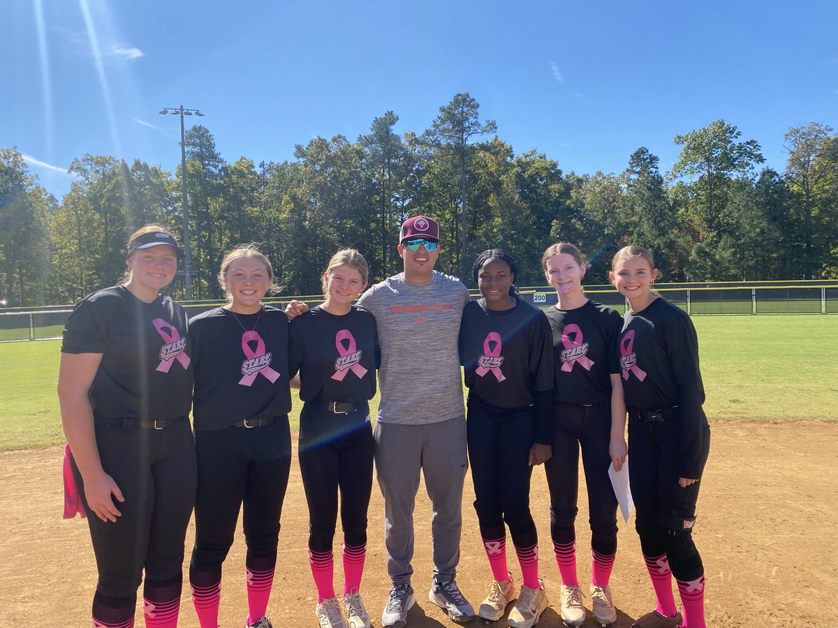 BellaGoding27's tweet image. Such a great weekend at the @StarzGold Fall Showcase and Camp. Got to meet great coaches &amp;amp; playing competitive games! Thank you to all the coaches for watching us! 🖤💛 @StarzGold_16u @CoachBrandon24 
Pitching: 9IP, 5Hs, 1ER, 10Ks