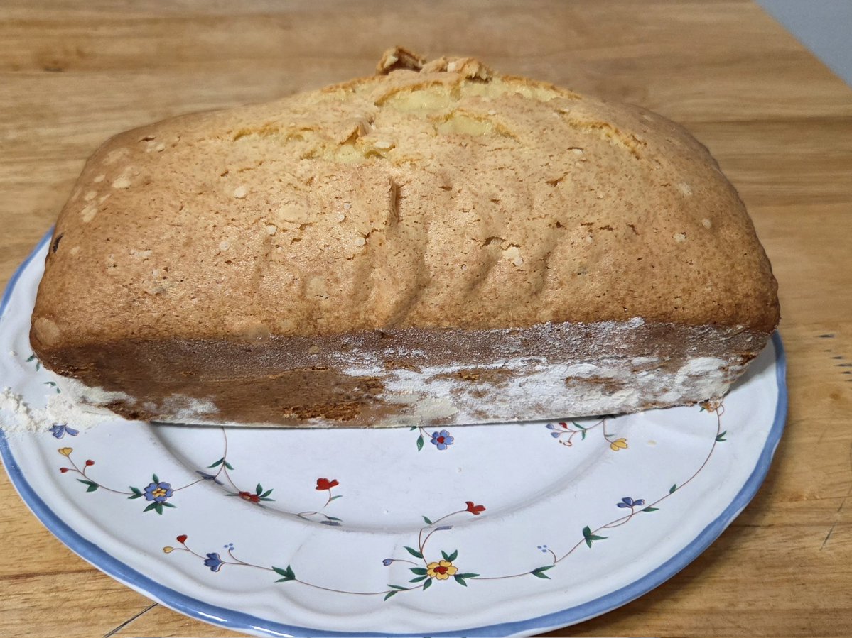 scotjs's tweet image. Baked a chocolate chip pound cake from scratch and I can't wait to have a piece with coffee after dinner.