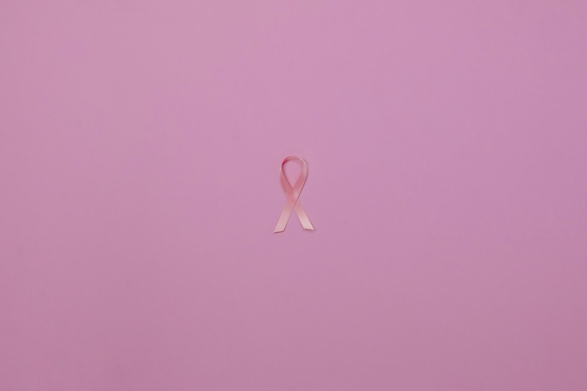 🎗Hoy, Día Mundial del Cáncer de Mama, recordamos, apoyamos y admiramos a todas las mujeres que cada día luchan con fuerza y esperanza. Vuestro ejemplo es inspiración, vuestra valentía es luz y vuestra sonrisa, la mejor muestra de superación. No estáis solas.