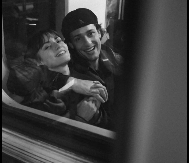 ...💙

تعال وزاحم ظنون الحنين وعتمة التخمين
انا احتاجك طمأنينه تصب الضيّ باحداقي

،🍂

#فضفضة_مشاعر
#بوح_الخاطر