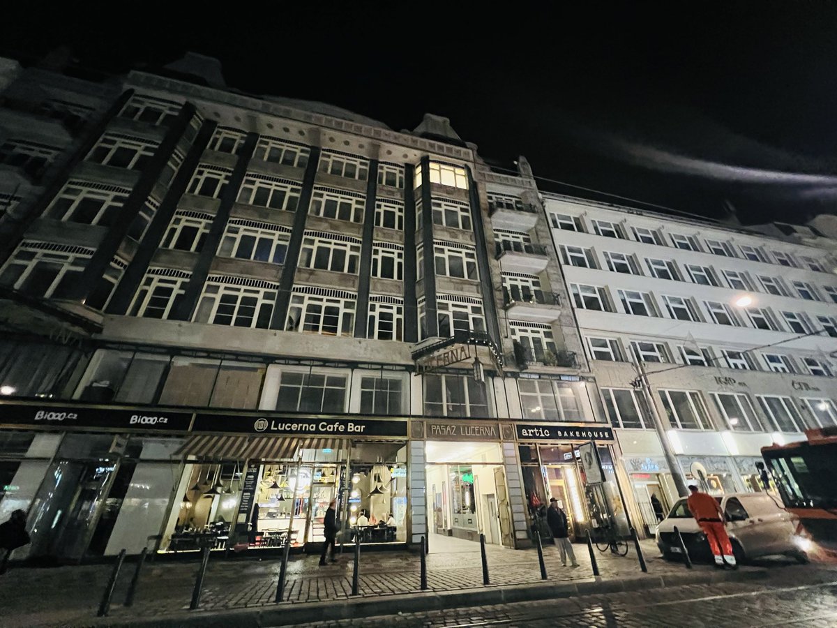 NONO_MWAM's tweet photo. 明後日の会場🐺

中がGoogle調べで素敵そうなので楽しみ〜

#LUCERNAMUSICBAR
#Prague
#HATWTOUR2025 https://t.co/BOdIRtgEWF