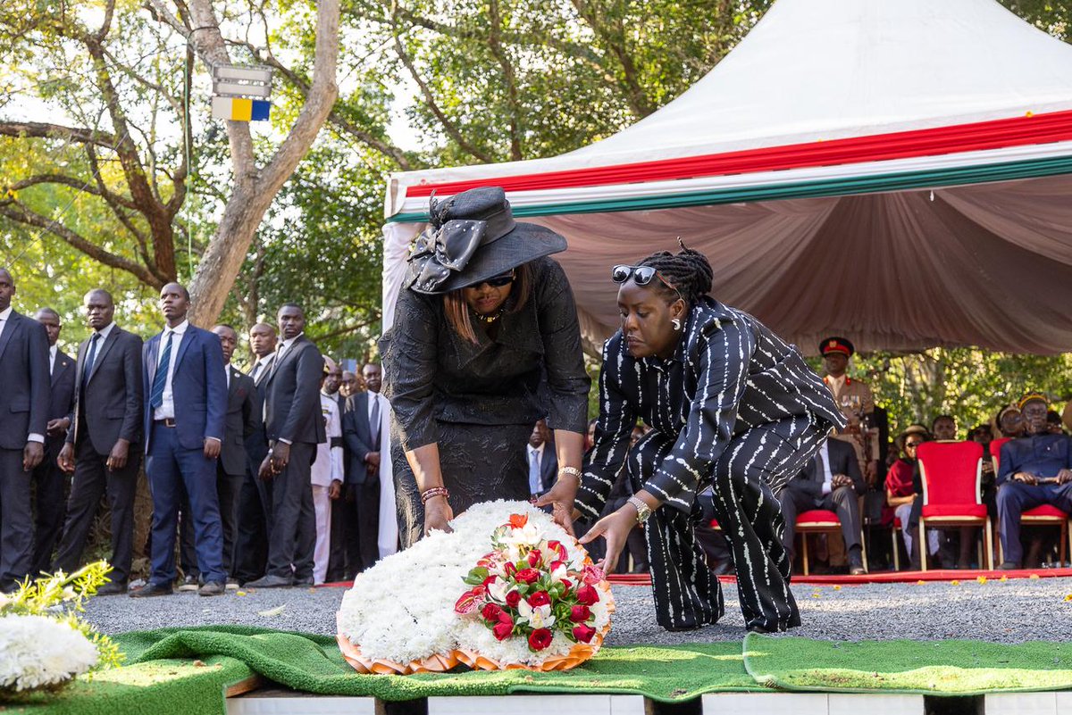 lydiaakoth4's tweet image. What a day 😔 
#RIPRailaOdinga
#RIPBaba
#KenyaMourns