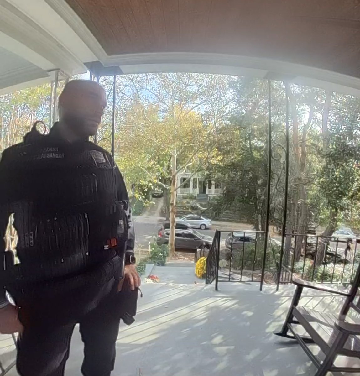 Casual Sunday afternoon in our nation’s capital: MPD asking for video of an assault that just happened in front of our house. 

#DistrictofCrime