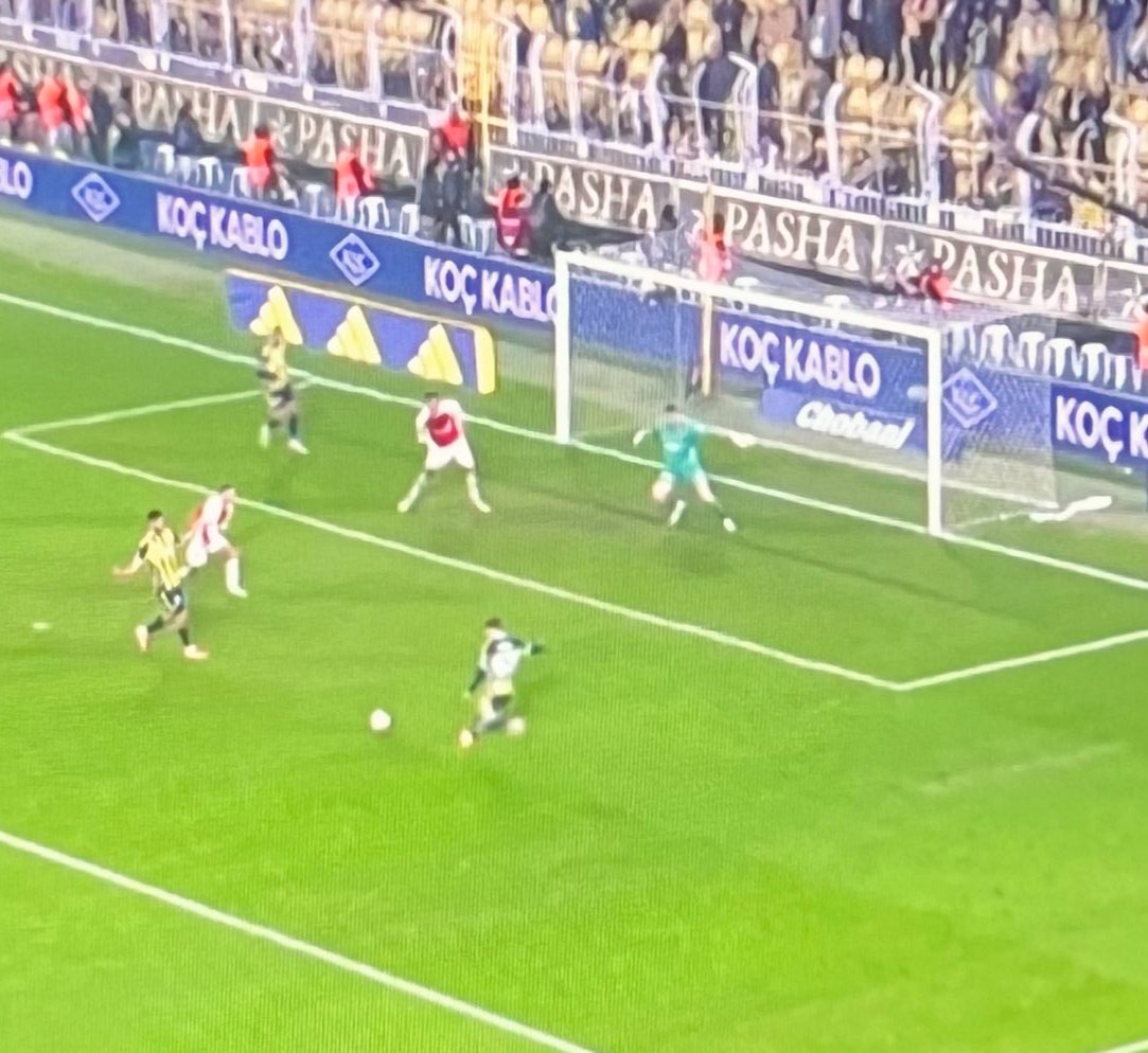 milli takımda kornerden at fenerde şunu atama eyvallah sebo